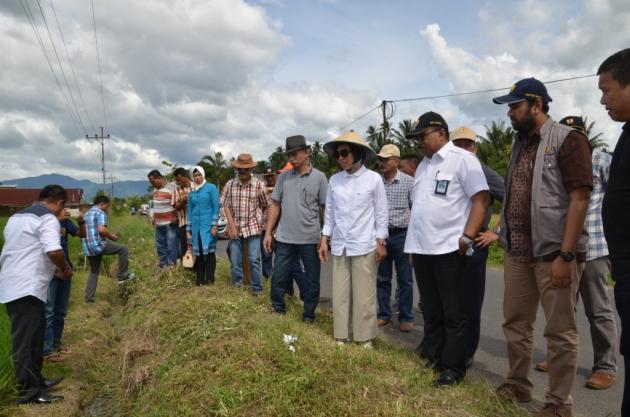 Tinjau Lokasi Padat Karya Cash, Bupati â€˜Boyongâ€™ Kementerian PUPR ke Kopandakan Dua