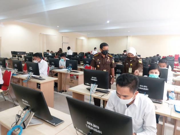 Computer Based Test Bagi Peserta CPNS Kejaksaan Dibuka Asisten Pembinaan Kejati Sulut