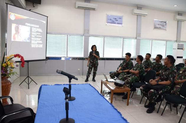 PERSONEL LANTAMAL VIII TERIMA PENYULUHAN TENTANG HIVAIDS DAN BAHAYA ROKOK