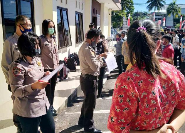 Polres Minahasa Periksa Administrasi Awal Penerimaan Terpadu Bintara