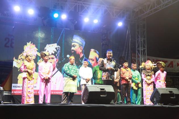 Lomban Hadiri Penutupan Rangkaian Festival Walimah