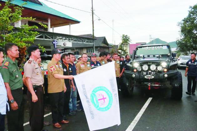 Ratusan Peserta Ramaikan Christmas Auto Rally Panji Yosua