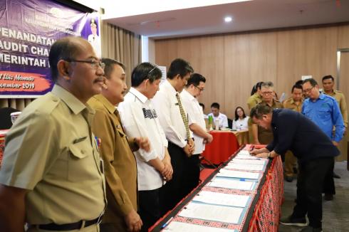 Dirut PD Pasar Hadiri  Kegiatan Sosialisasi dan Penandatanganan Internal Audit Charter