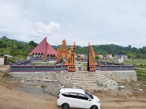 Pemkab Bolsel Pacu Perampungan Pembangunan Pura dan Gereja