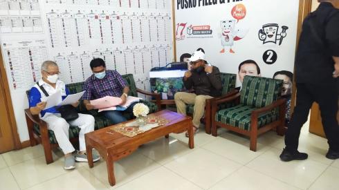 KolaborasiTim Tabur Kejari Manado dan Kejari Jakarta Timur Amankan Buronan Tipikor Paulus Iwo  