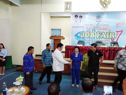 Wawali Manado Buka Job Fair Disnaker Kota Manado