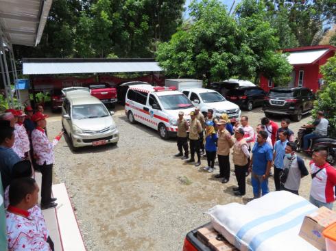 Pemkab Salurkan Bantuan Korban Banjir Bolmut 