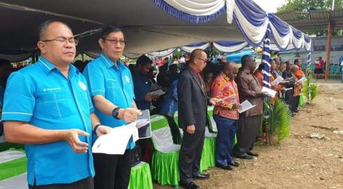 Dipercayakan Memimpin Peletakkan Batu Pembangunan Gereja GKI Abepura Walikota Terharu