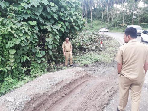 Jalan Amblas di Pinasungkulan