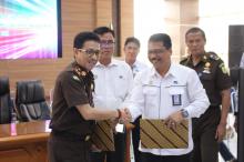 MOU Kejaksaan RI dan LPP-RRI Disaksikan Kajati Sulut Via Vicon