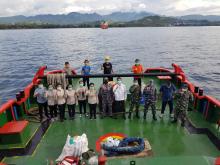 Patroli Laut Lantamal VIII Waspam Kapal China di Perairan Teluk Amurang
