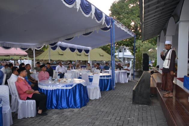 Buka Puasa Bersama dihadiri DANLANTAMAL VIII  di Bitung