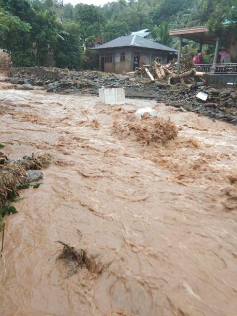 Banjir Bandang Di Kepulauan Sangihe 3 orang Meninggal Dunia