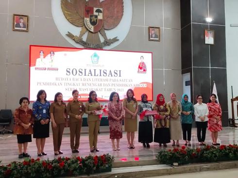 Bunda Literasi Kotamobagu Siti Fatmah Fitriana Nani Buhang, Hadiri Sosialisasi Minat dan Budaya Baca se-Sulut