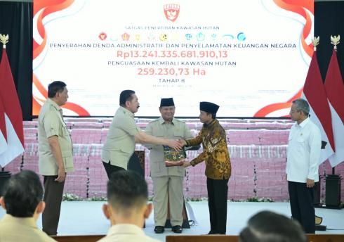 Penyerahan Sitaan & Denda Rp13,24 Triliun dan 259 Ribu Hektar Kawasan Hutan Kepada Negara