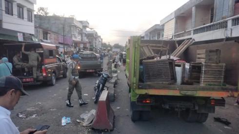 Satpol-PP Kotamobagu Kembali Tertibkan Pedagang di Pasar 23 Maret, Sahaya Tegaskan Patuhi Aturan