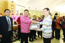 Wali Kota Manado Terima Dokumen DIPA Dari Gubernur Sulut